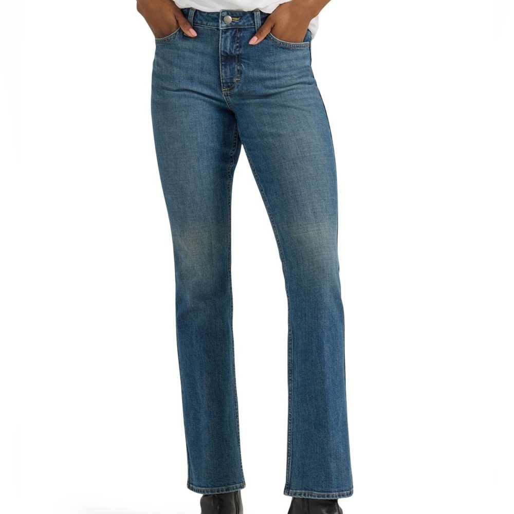 Lee Women Plus SZ 22M Blue Medium Wash Midrise Bootcut Denim Jeans NWT